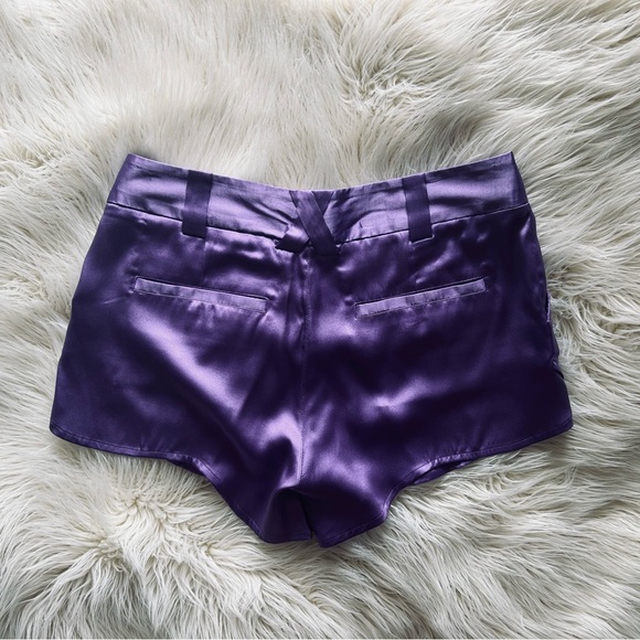 🦋alice + olivia Size XS, Purple, Silk, Butterfly Shorts🦋 - Picture 3 of 6